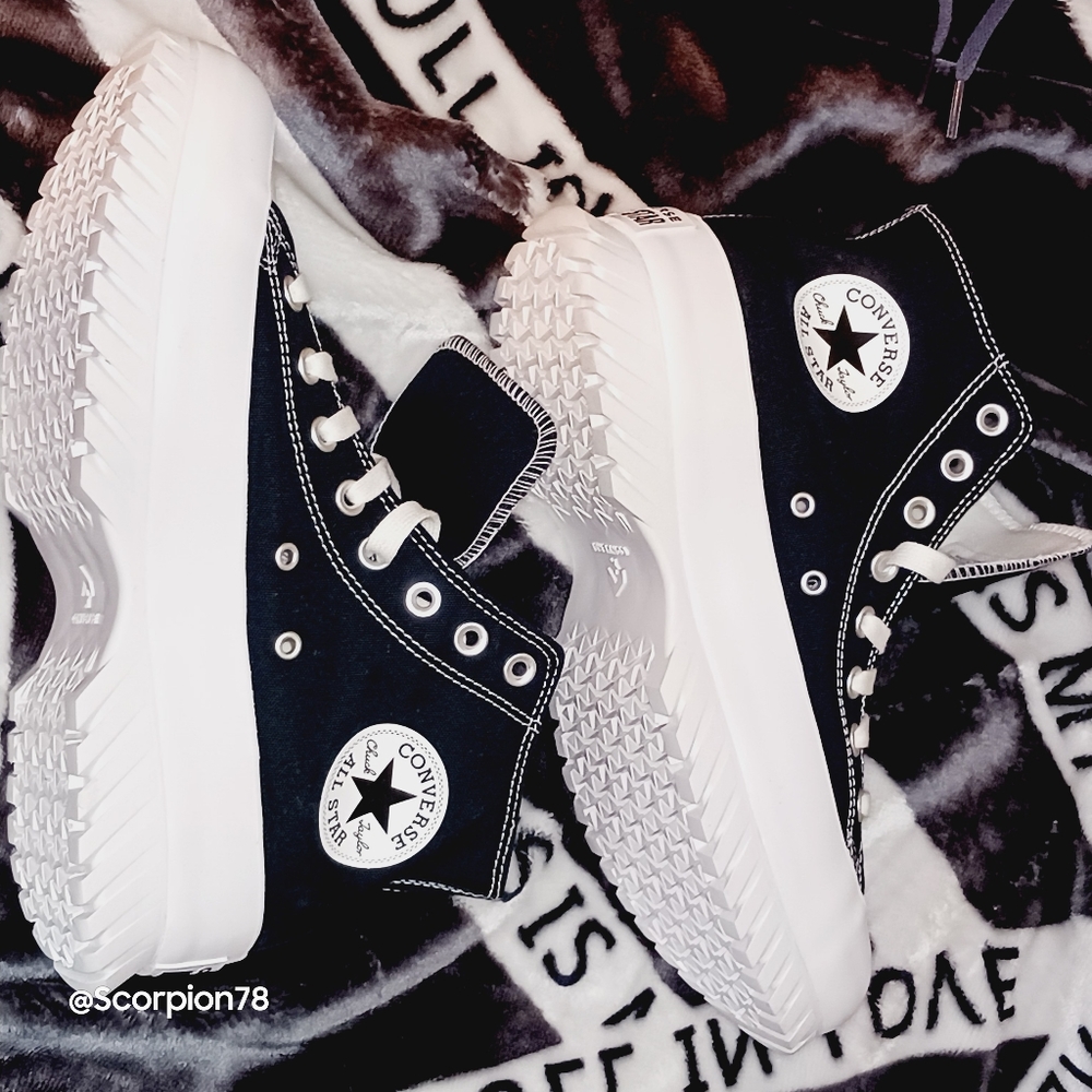 Converse CTAS Lugged 2.0 Hi Platform Shoes Size 8 Men/10 Women - Picture 4 of 12